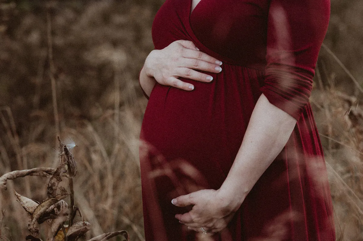 South Shore Maternity Photoshoot Westport MA Caryn Scanlan